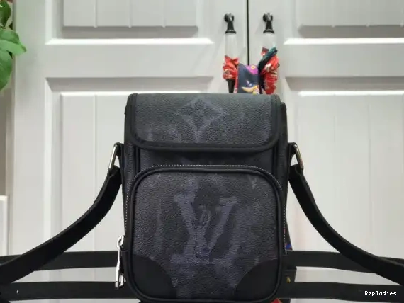 Cheap AMAZON VUITTON NANO MESSENGER LOUIS 0616